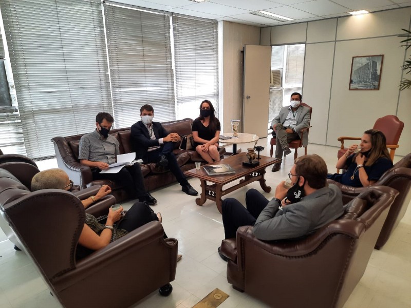 reuniao TEATRO Ipe